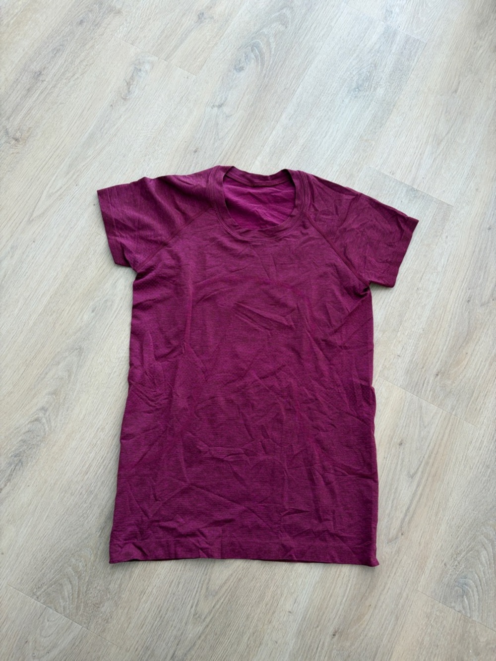 Lululemon Short Sleeve Crewneck Tee Deep Berry Size 8